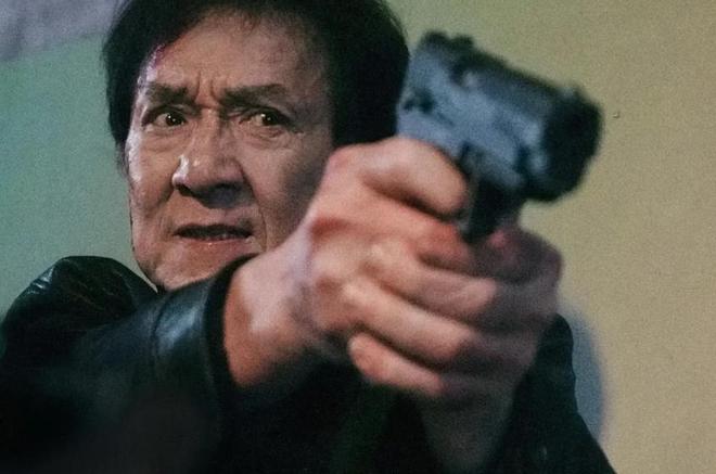 炉观众打分和评价都“一针见血”首日破亿！《捕风追影》口碑出(图6)